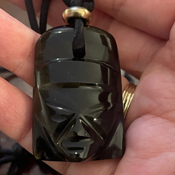 Mexican Mayan hand carved black obsidian mask pendant necklace - Picture 9 of 11